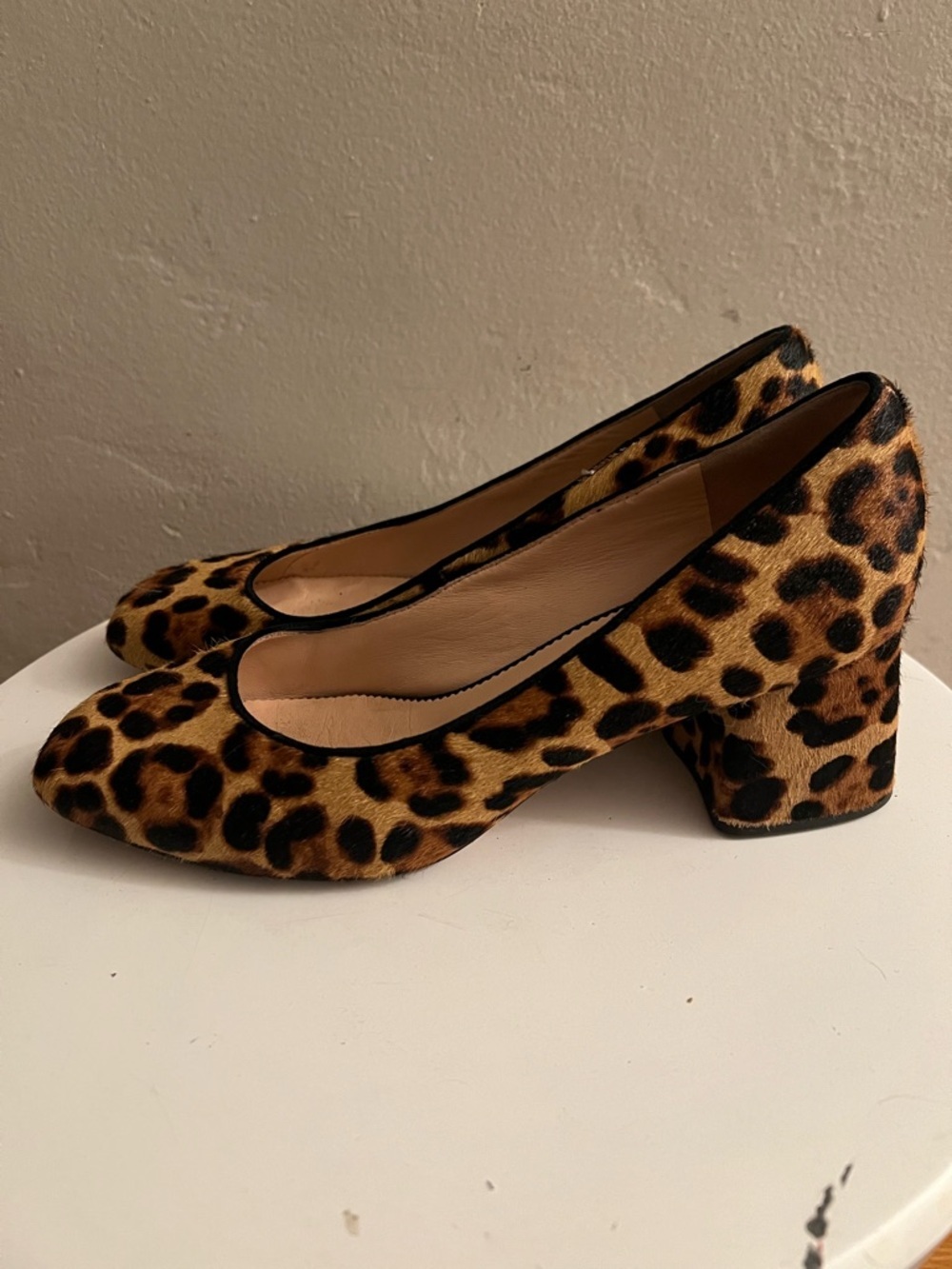 JCREW Leopard calf hair print block heel
Shoe. Size 9. Sold out style!!!!